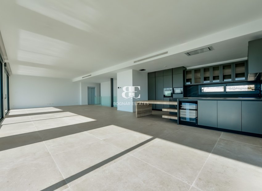 Resale - Villa -
Finestrat - Sierra Cortina