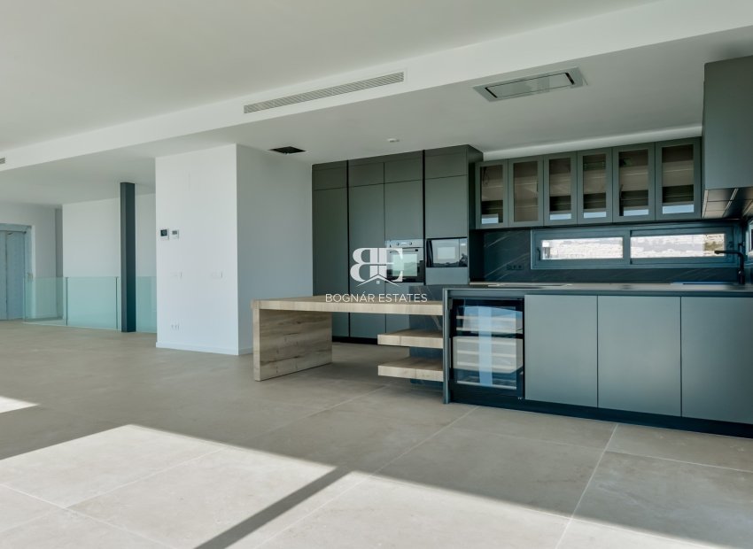 Resale - Villa -
Finestrat - Sierra Cortina