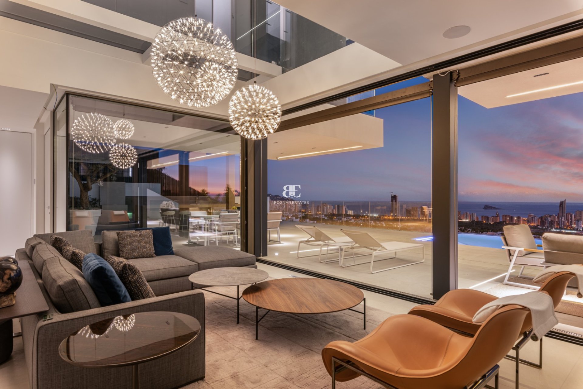 Resale - Villa -
Finestrat