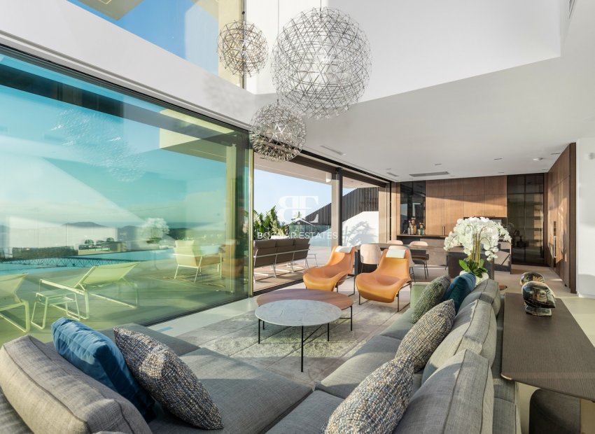 Resale - Villa -
Finestrat