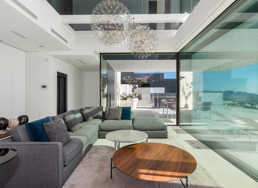 Resale - Villa -
Finestrat