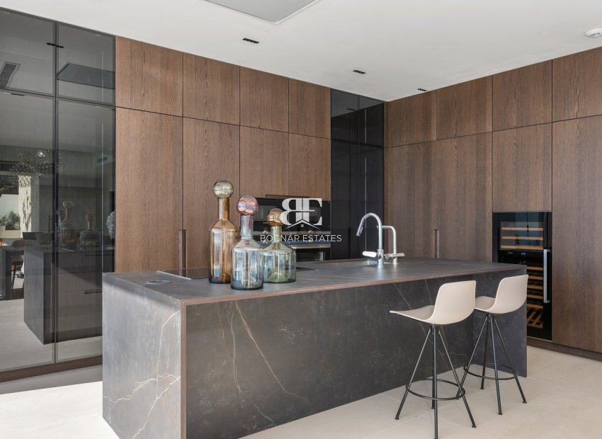 Resale - Villa -
Finestrat