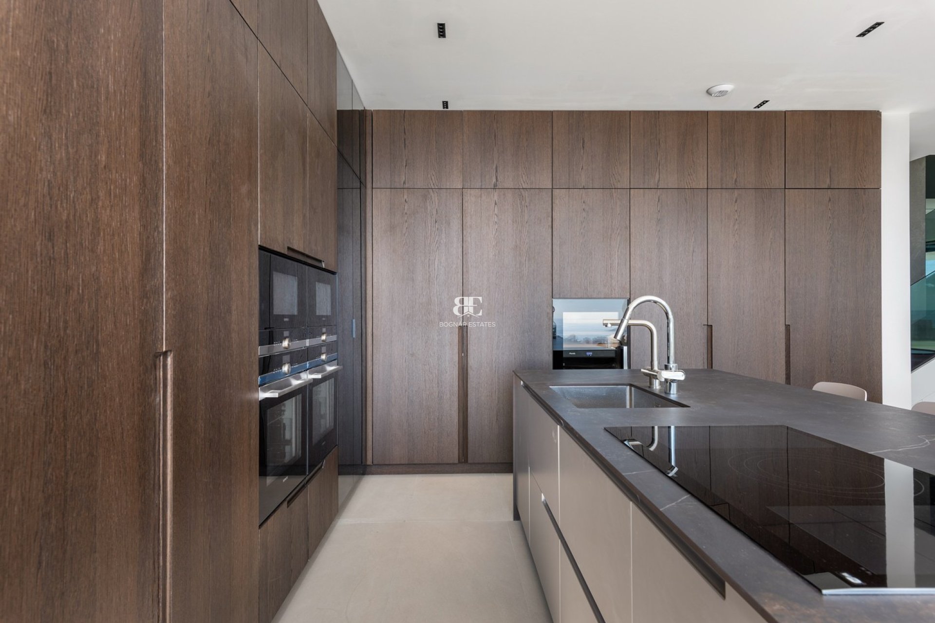 Resale - Villa -
Finestrat