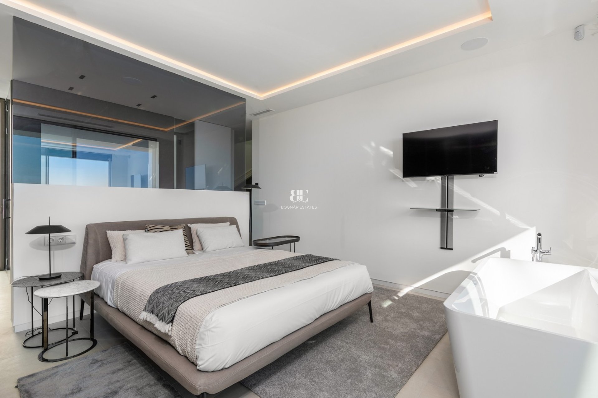 Resale - Villa -
Finestrat
