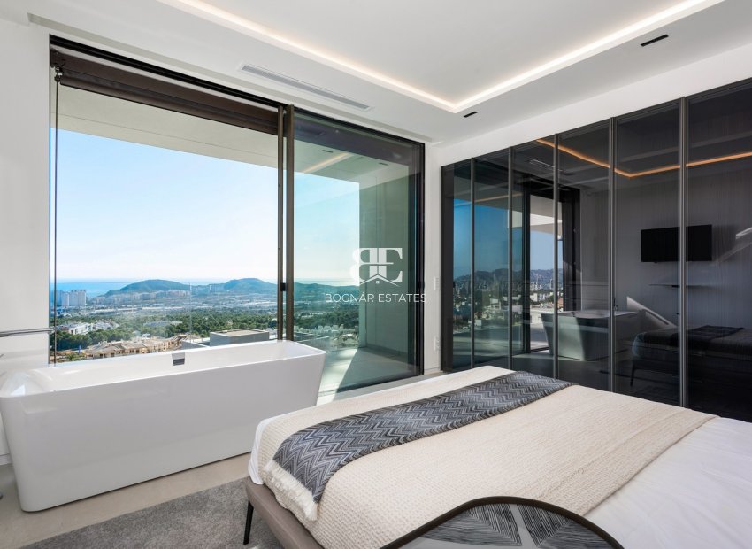 Resale - Villa -
Finestrat