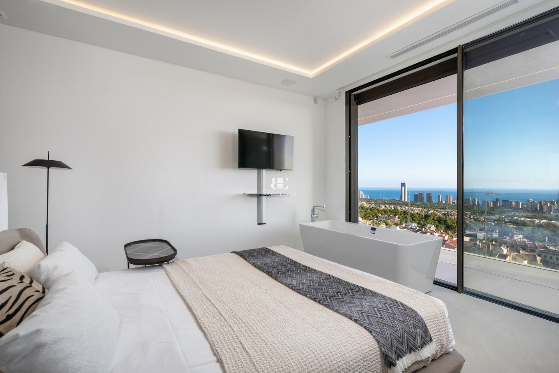 Resale - Villa -
Finestrat