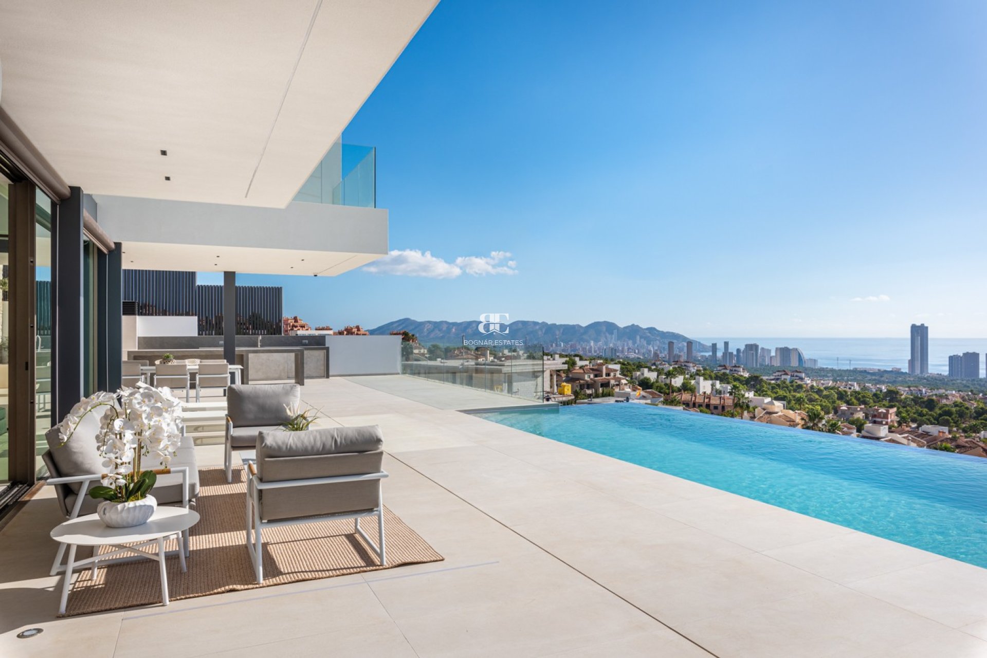 Resale - Villa -
Finestrat