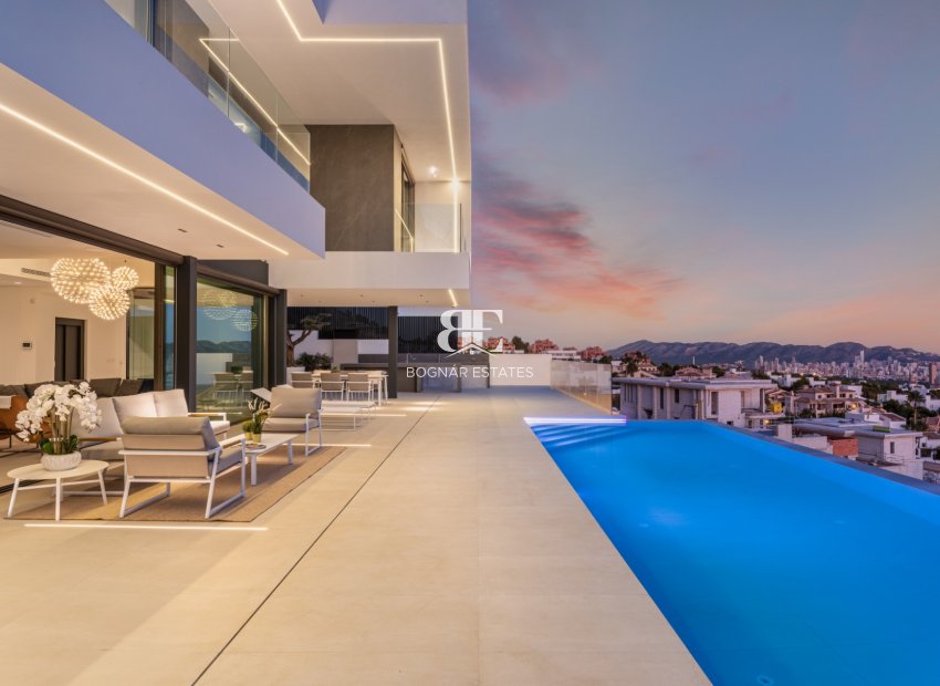 Resale - Villa -
Finestrat