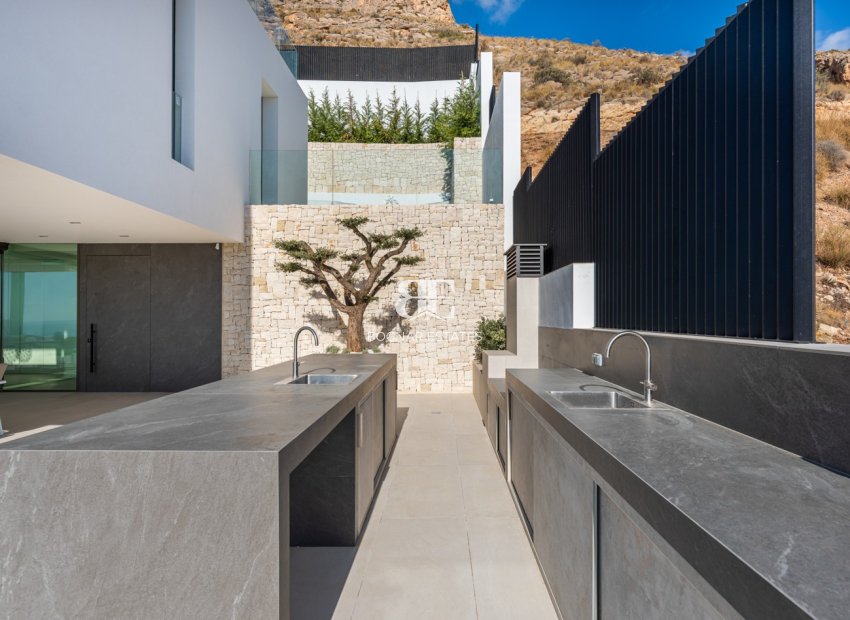 Resale - Villa -
Finestrat