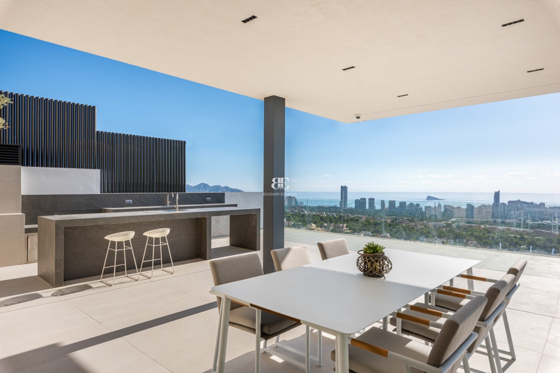 Resale - Villa -
Finestrat