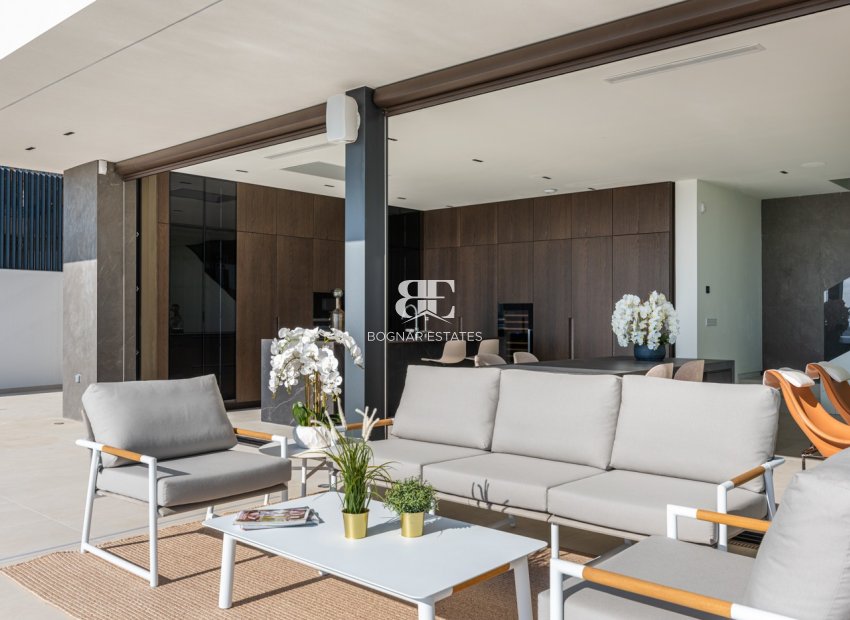 Resale - Villa -
Finestrat