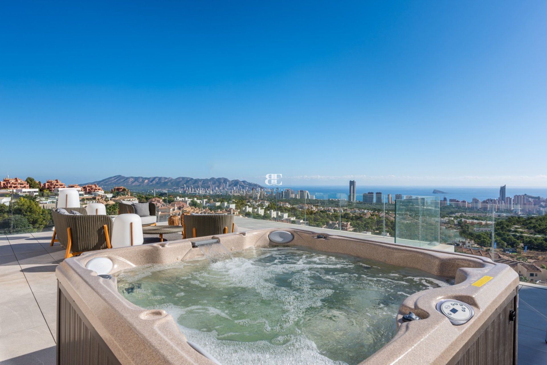 Resale - Villa -
Finestrat