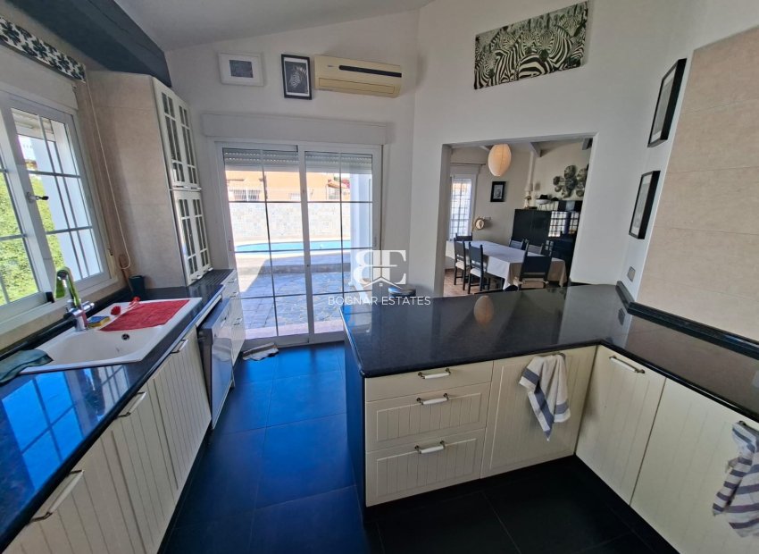 Resale - Villa -
Fortuna - Urbanizacion Las Kalendas