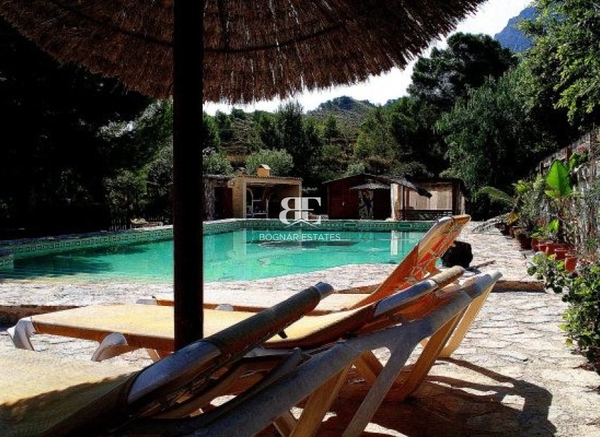 Resale - Villa -
Gea Truyols - Gea y Trujols