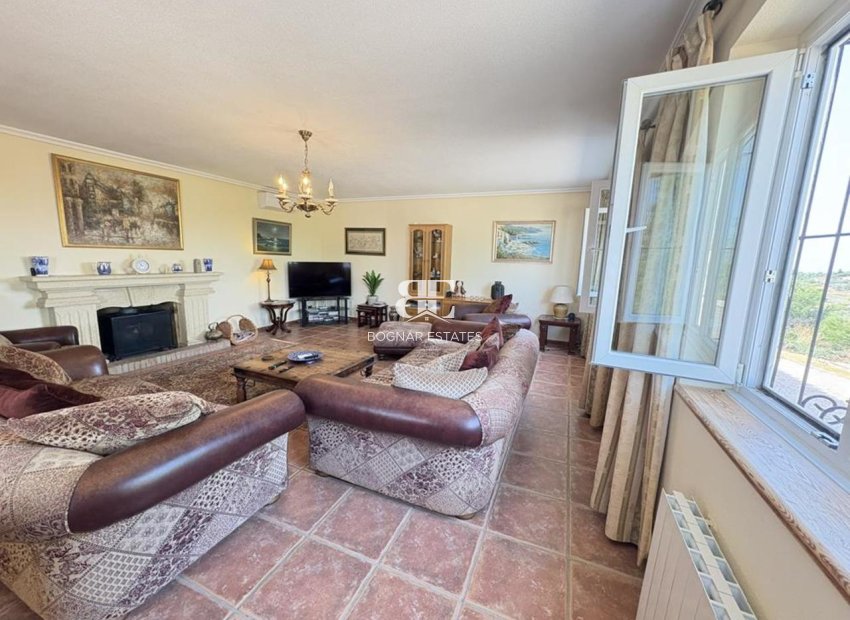 Resale - Villa -
Gea Truyols - Gea y Trujols