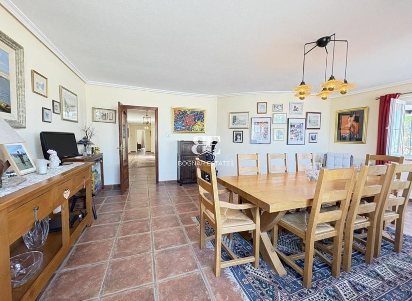 Resale - Villa -
Gea Truyols - Gea y Trujols