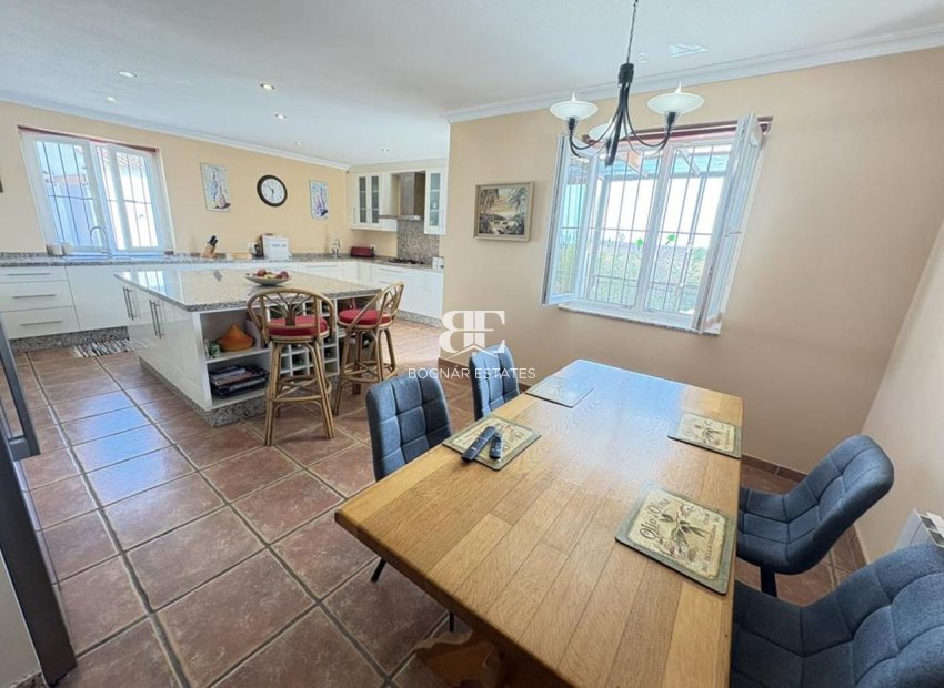 Resale - Villa -
Gea Truyols - Gea y Trujols