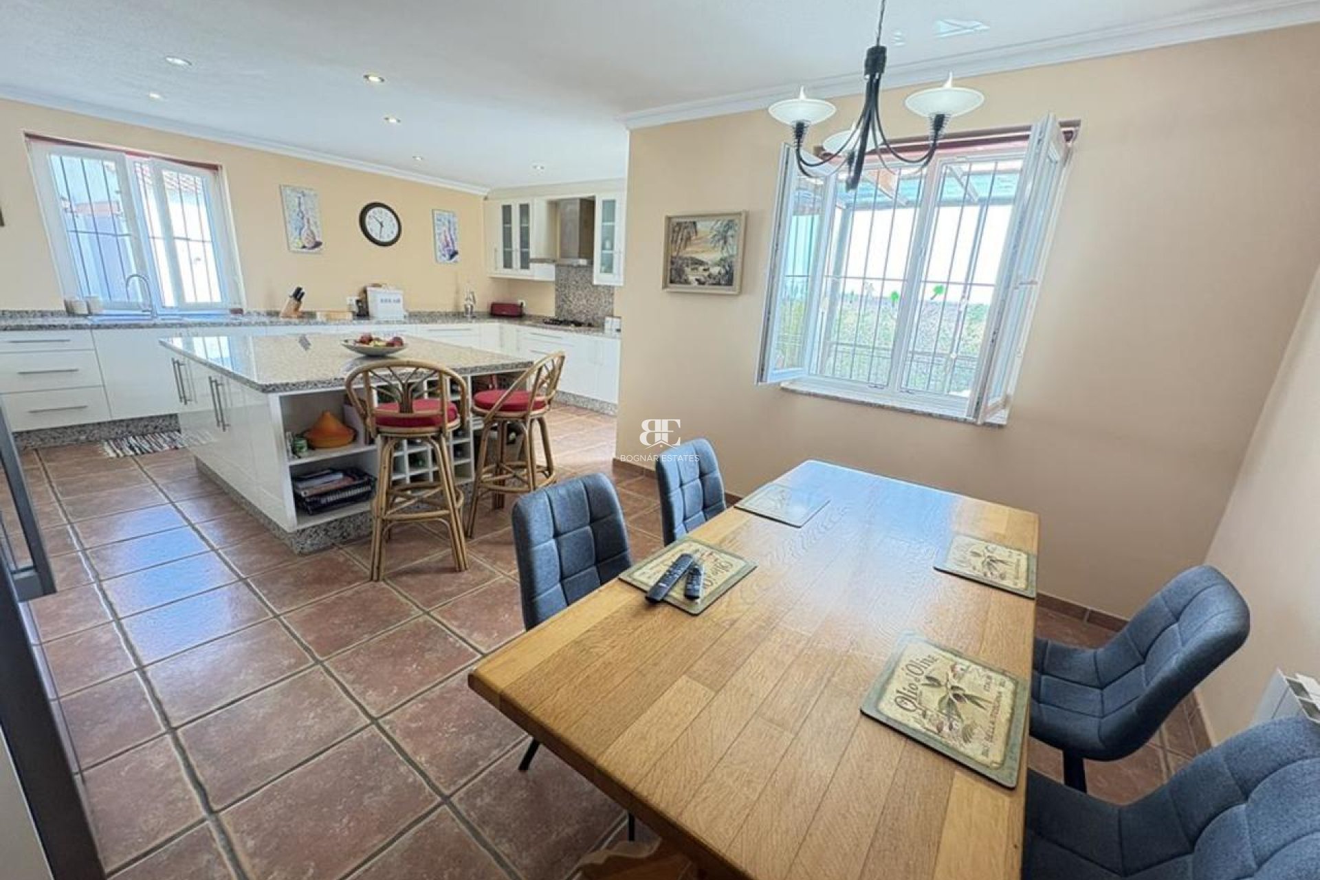 Resale - Villa -
Gea Truyols - Gea y Trujols