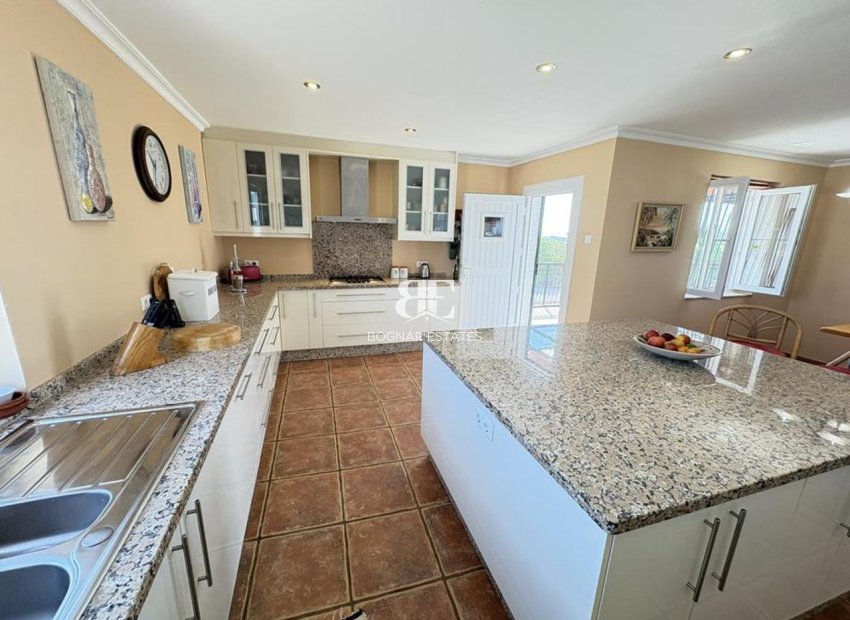 Resale - Villa -
Gea Truyols - Gea y Trujols