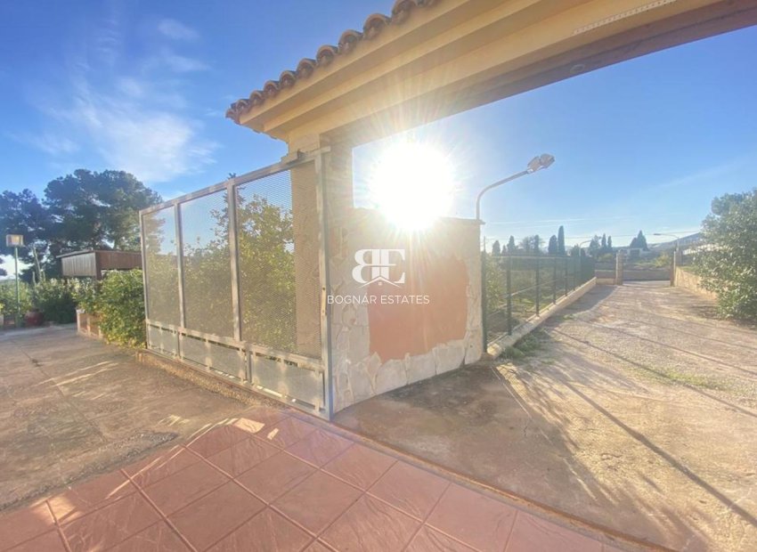 Resale - Villa -
Gea Truyols - Gea y Trujols