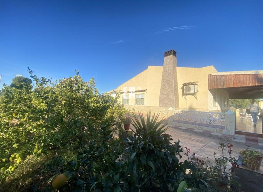 Resale - Villa -
Gea Truyols - Gea y Trujols