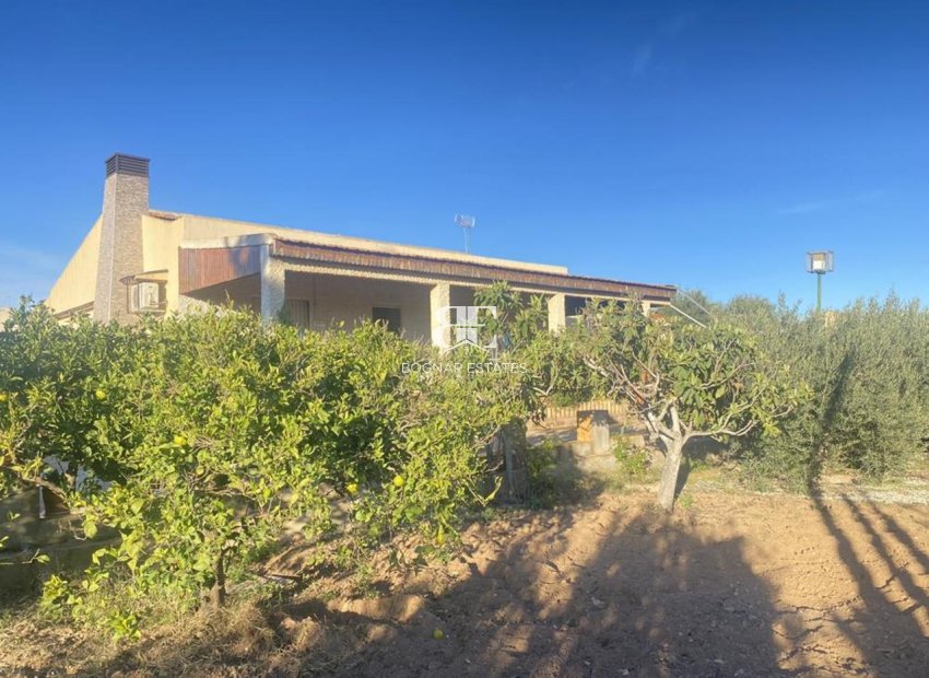 Resale - Villa -
Gea Truyols - Gea y Trujols