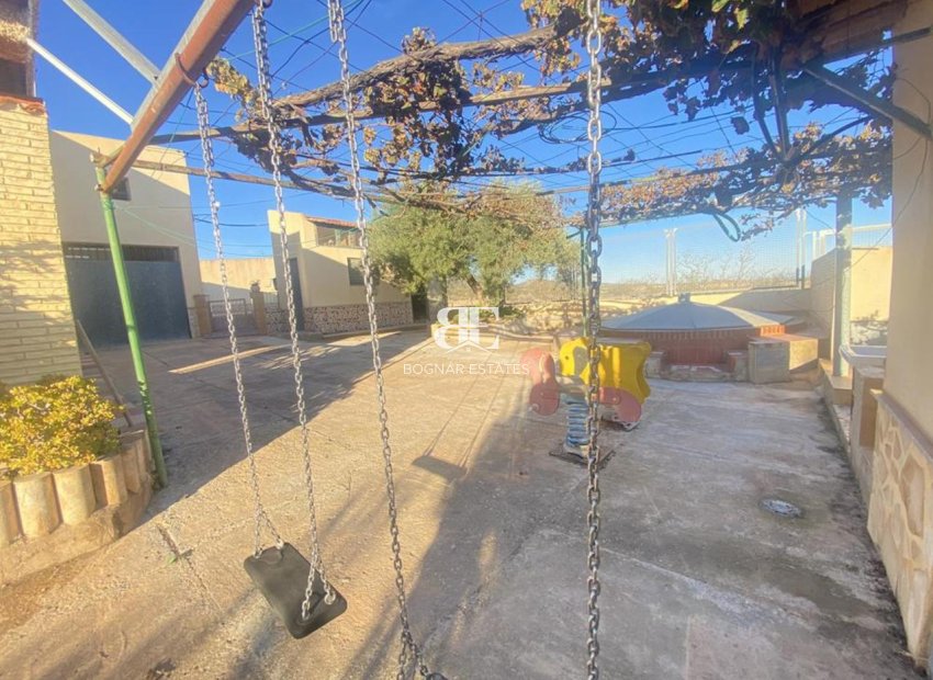 Resale - Villa -
Gea Truyols - Gea y Trujols