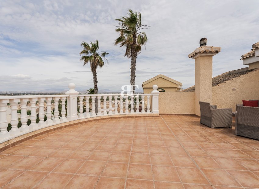 Resale - Villa -
Gran Alacant - Monte y Mar