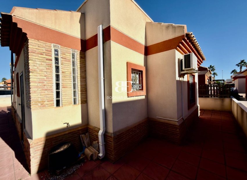 Resale - Villa -
Guardamar del Segura - El Raso