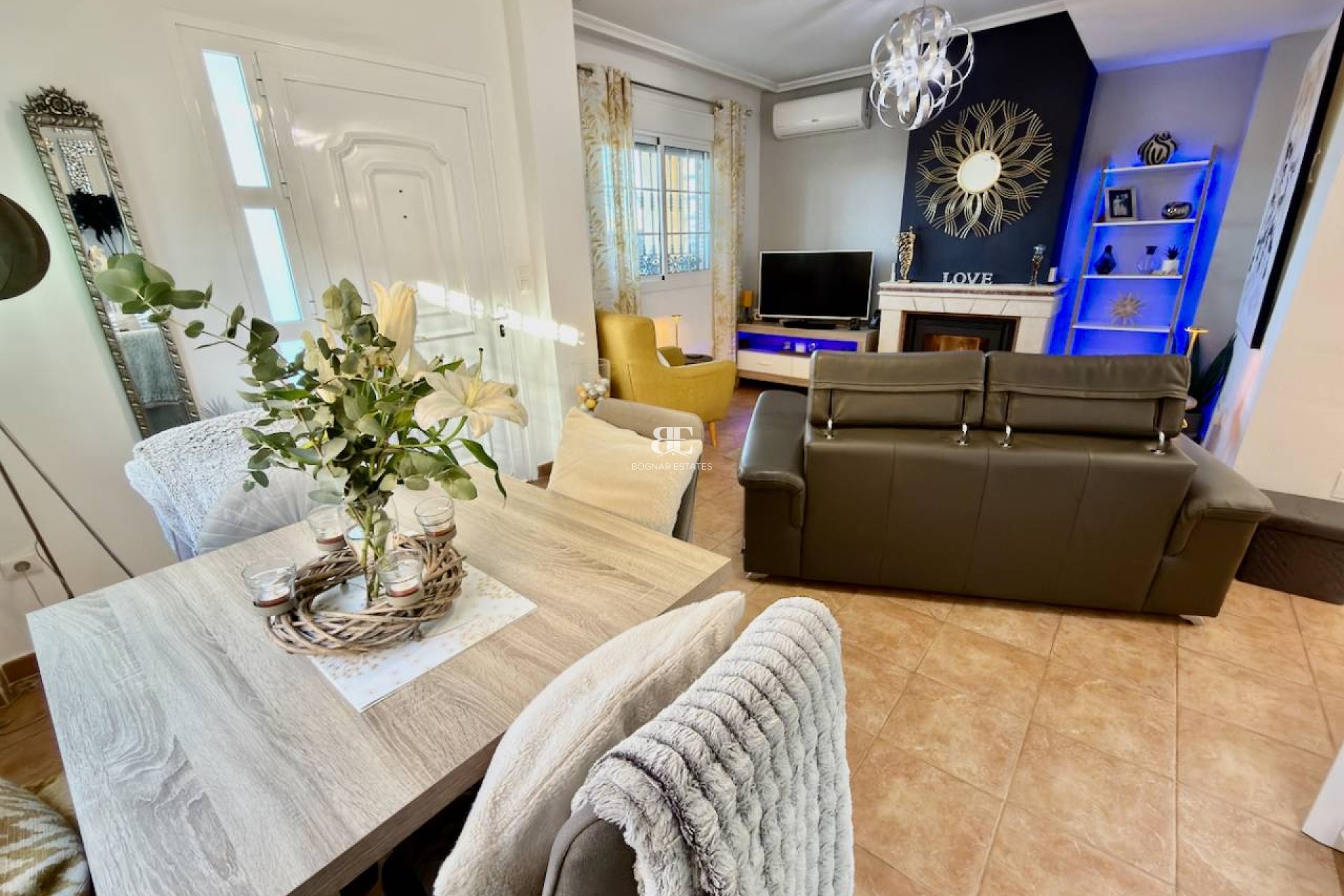 Resale - Villa -
Guardamar del Segura - El Raso