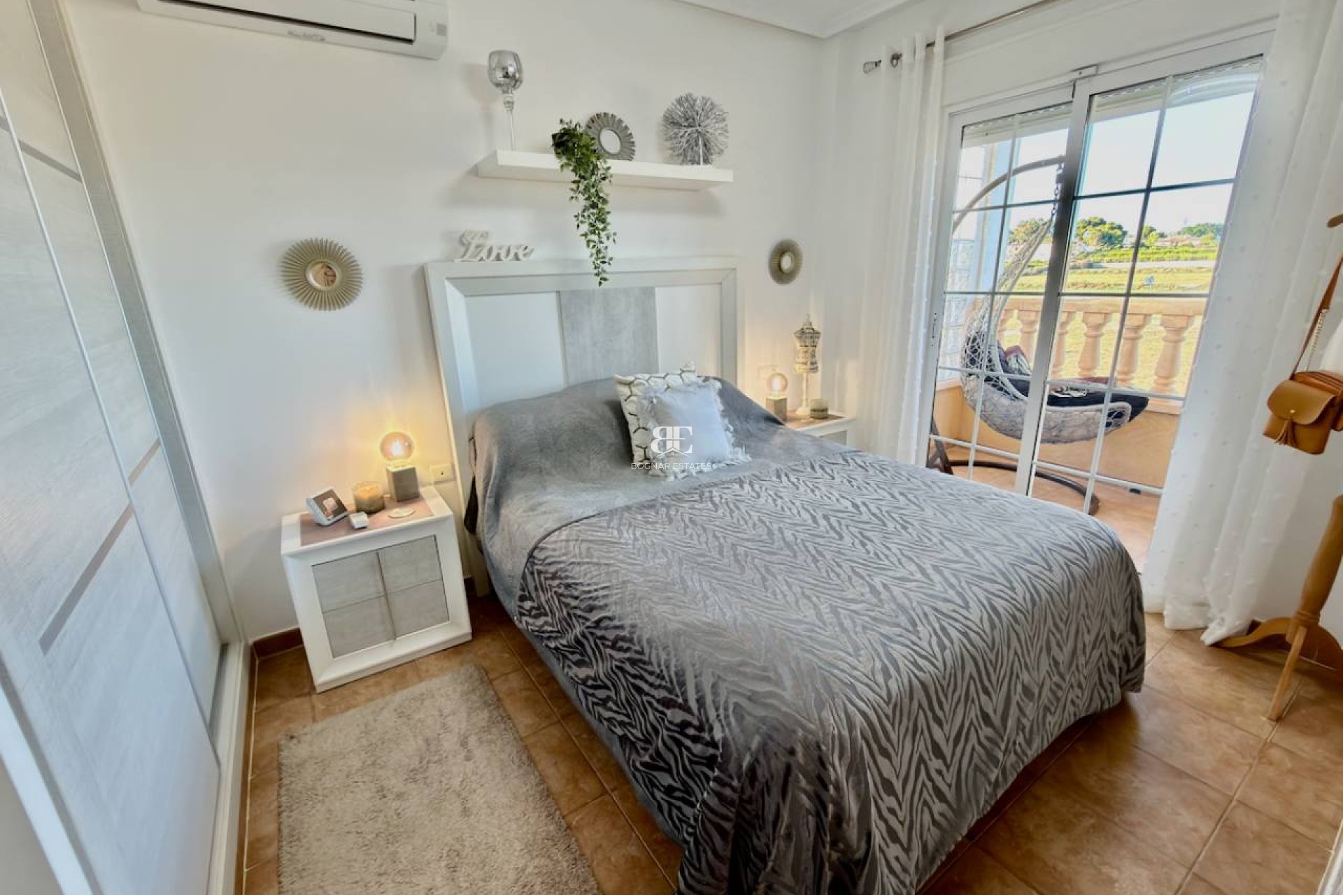 Resale - Villa -
Guardamar del Segura - El Raso