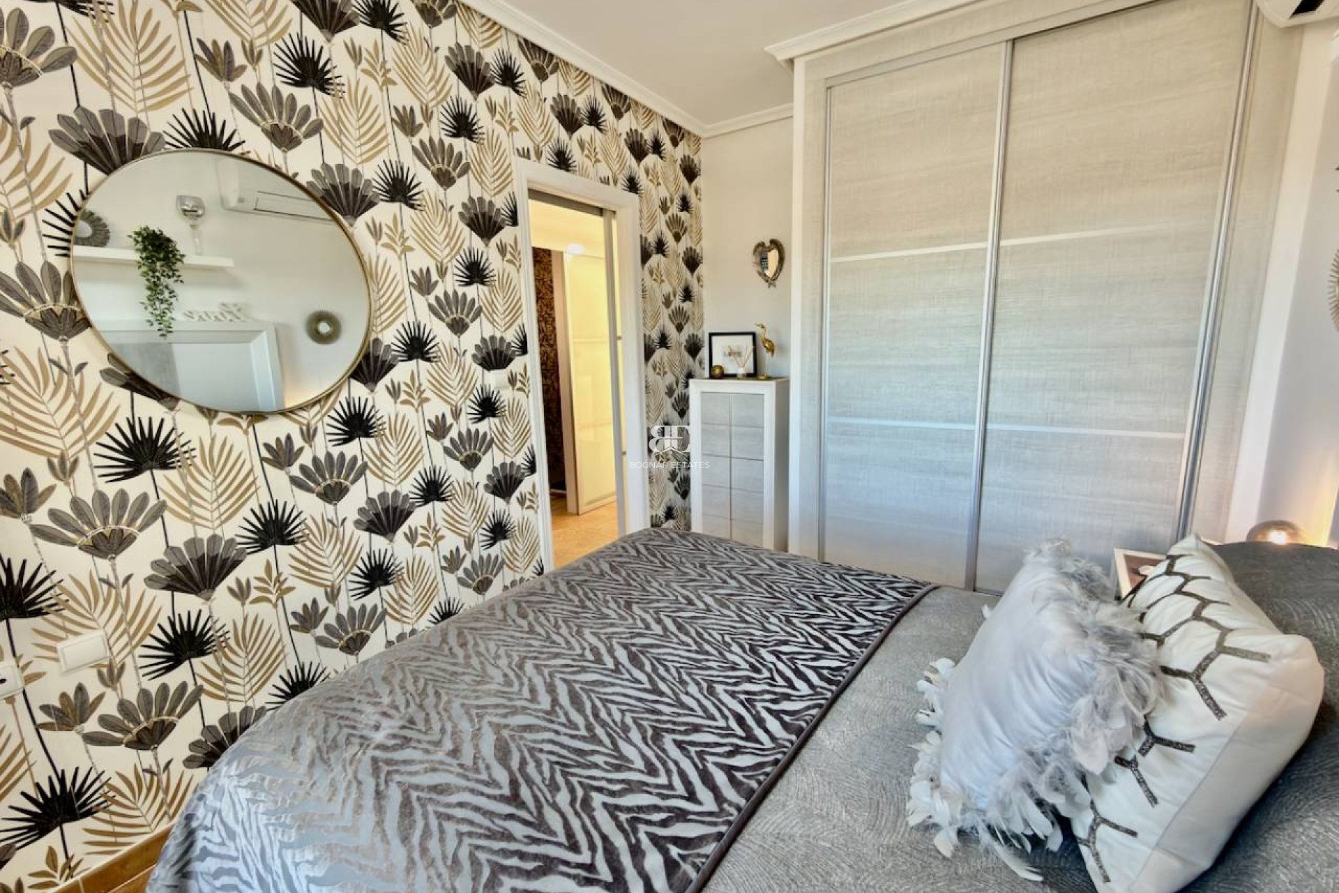 Resale - Villa -
Guardamar del Segura - El Raso