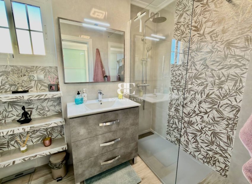 Resale - Villa -
Guardamar del Segura - El Raso