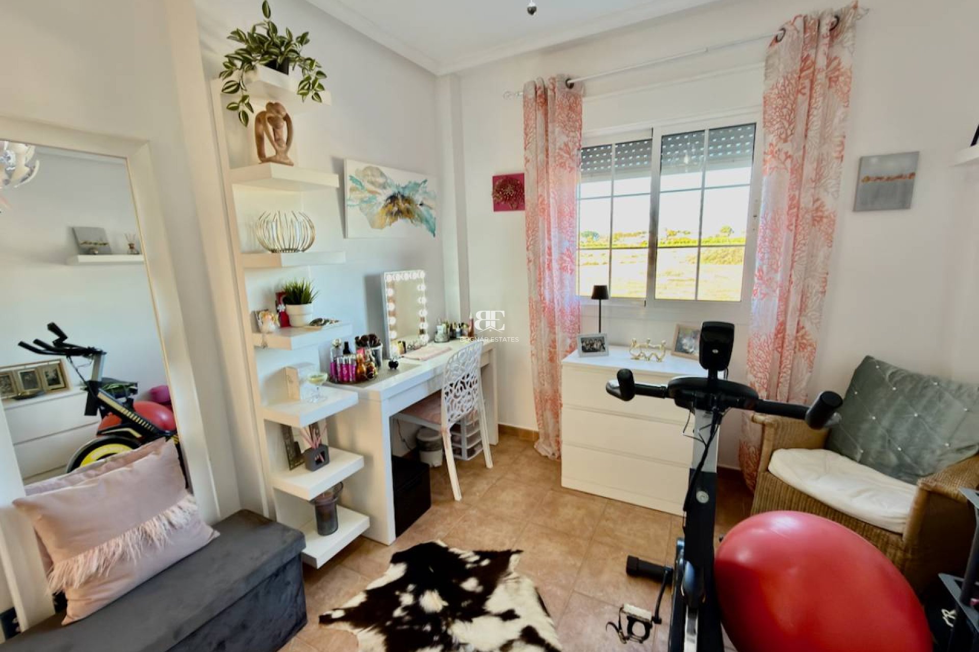 Resale - Villa -
Guardamar del Segura - El Raso