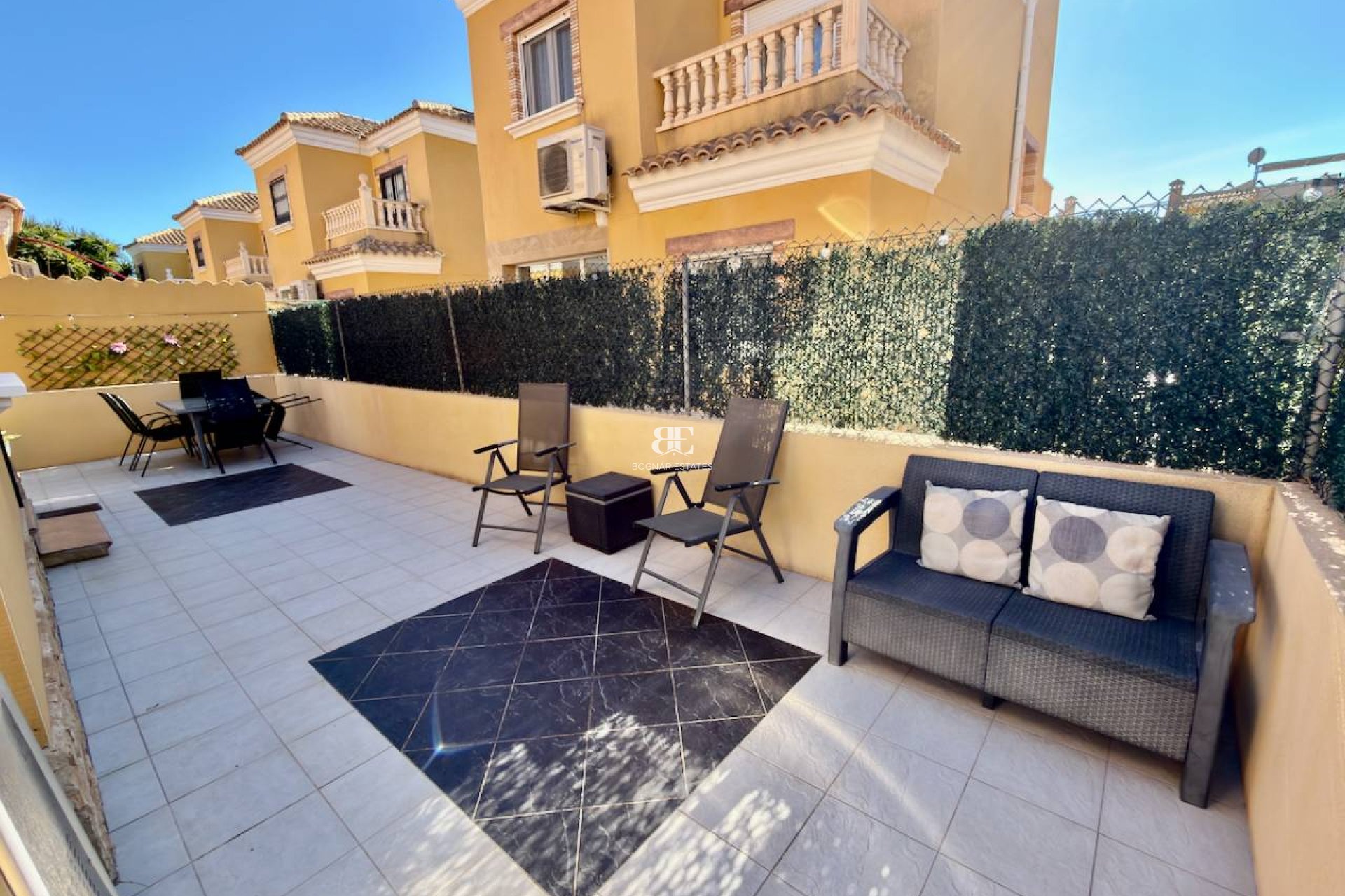 Resale - Villa -
Guardamar del Segura - El Raso