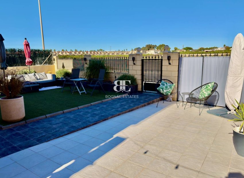 Resale - Villa -
Guardamar del Segura - El Raso