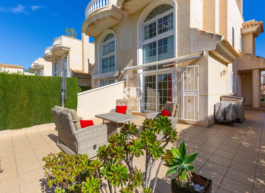 Resale - Villa -
Guardamar del Segura - El Raso