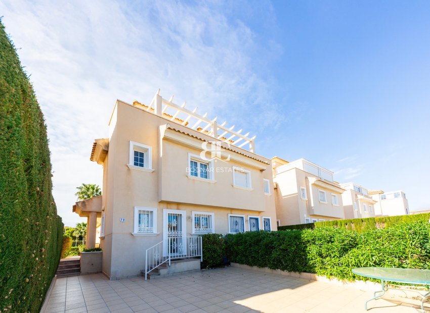 Resale - Villa -
Guardamar del Segura - El Raso