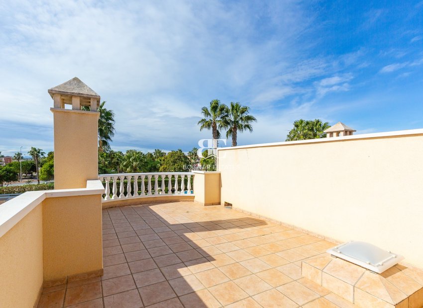 Resale - Villa -
Guardamar del Segura - El Raso