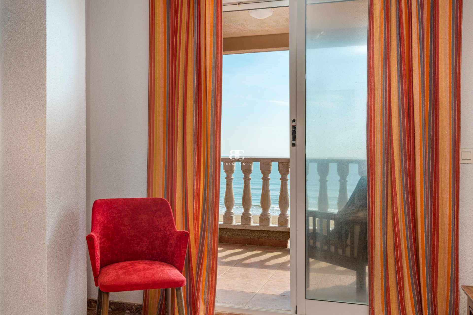 Resale - Villa -
Guardamar del Segura