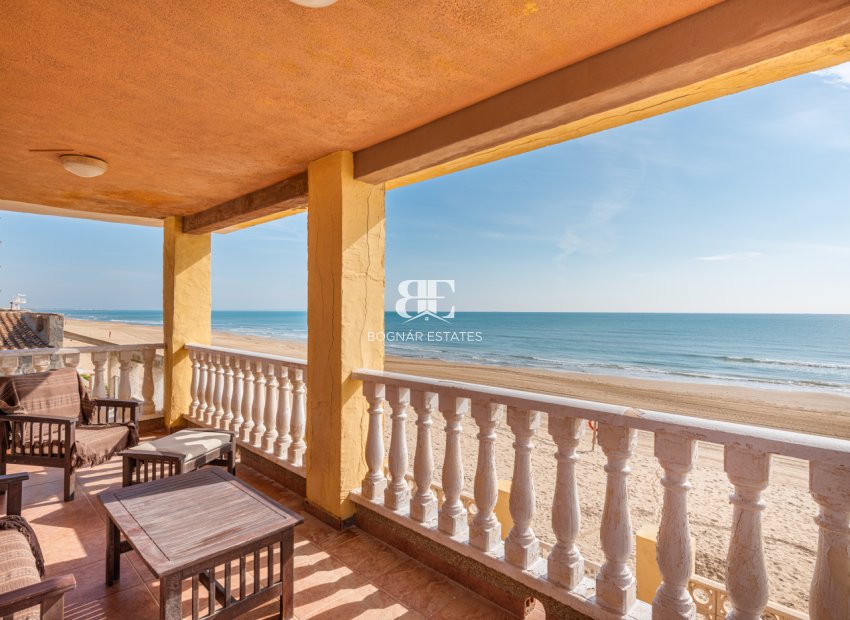 Resale - Villa -
Guardamar del Segura