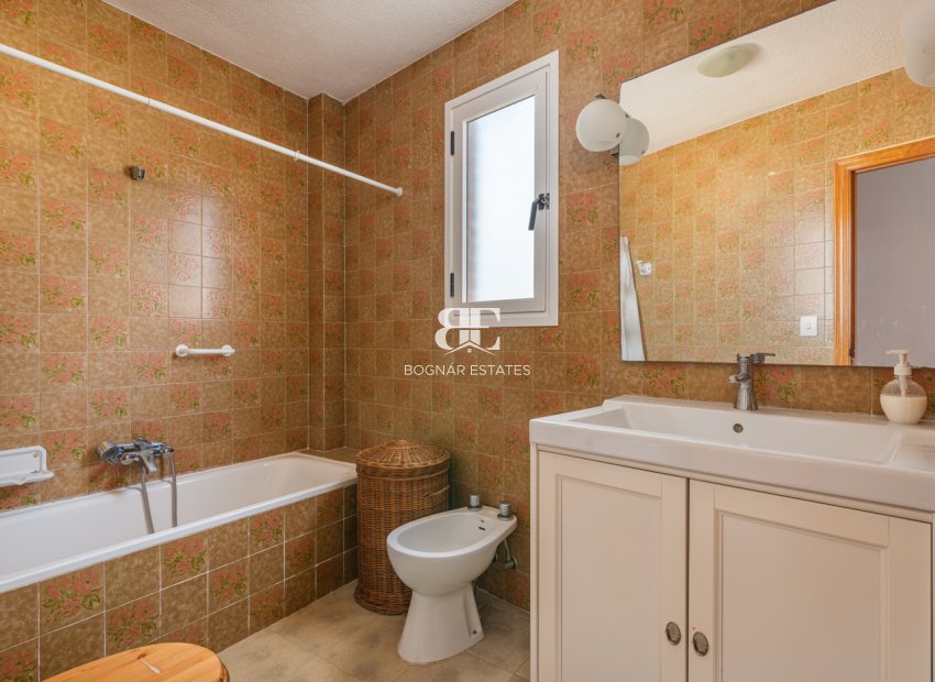 Resale - Villa -
Guardamar del Segura