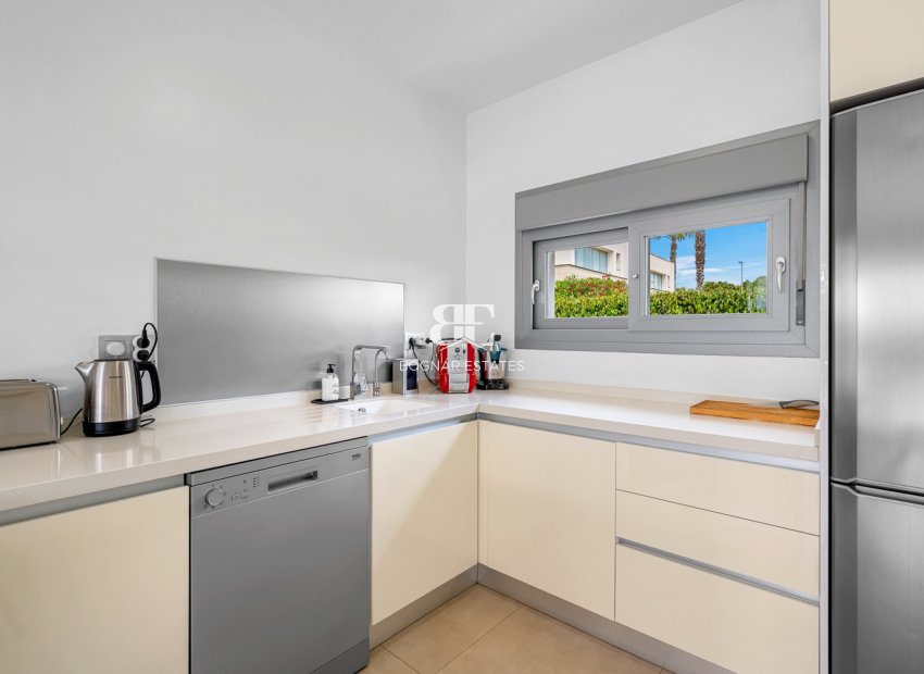 Resale - Villa -
Jacarilla - Vistabella