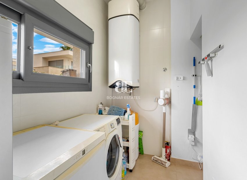 Resale - Villa -
Jacarilla - Vistabella