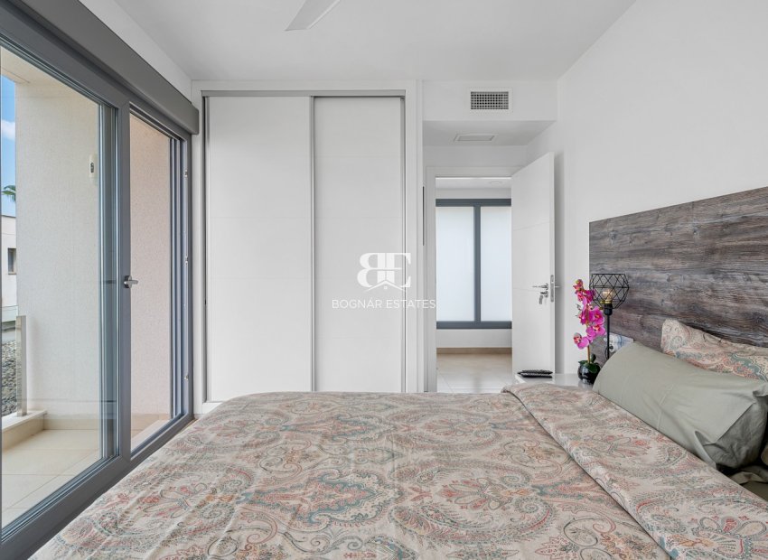 Resale - Villa -
Jacarilla - Vistabella