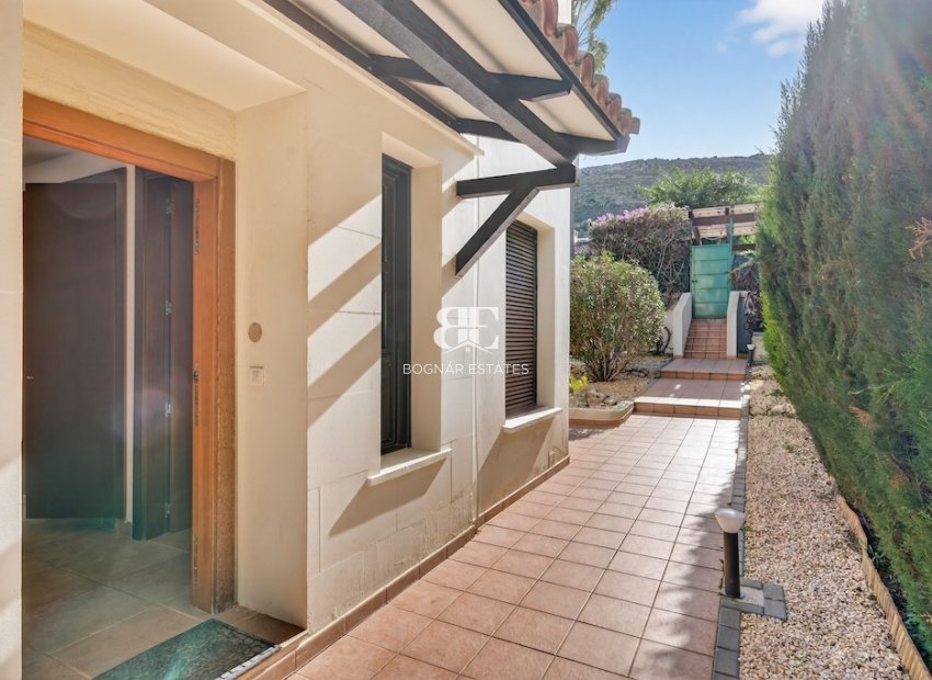 Resale - Villa -
Jávea - Monte Olimpe