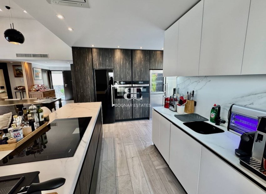 Resale - Villa -
La Finca Golf - Algorfa