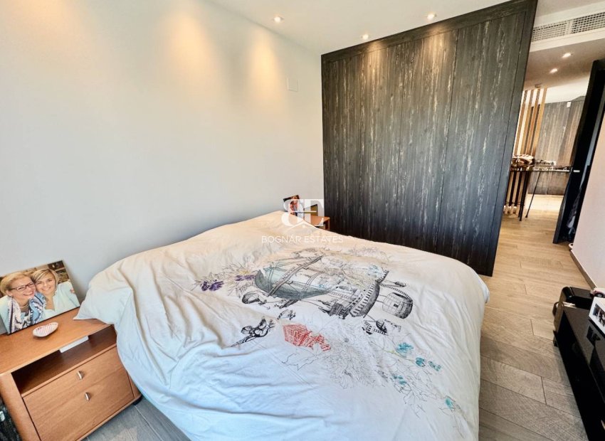 Resale - Villa -
La Finca Golf - Algorfa