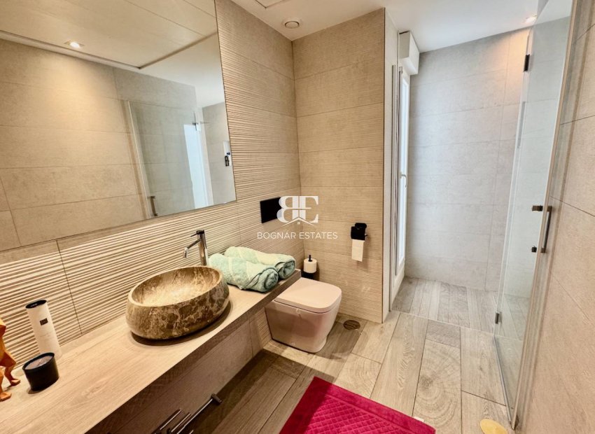 Resale - Villa -
La Finca Golf - Algorfa