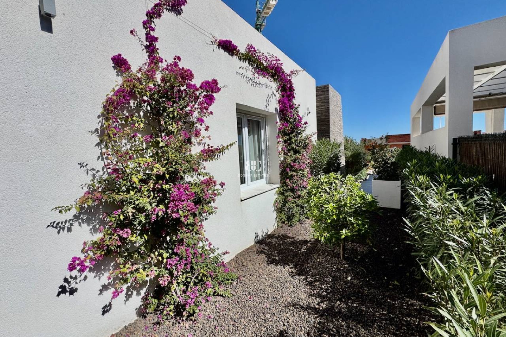 Resale - Villa -
La Finca Golf - Algorfa